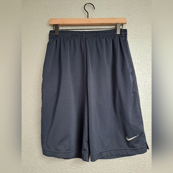 Nike Dri Fit Men's Training Shorts  Size S - Picture 1 of 3